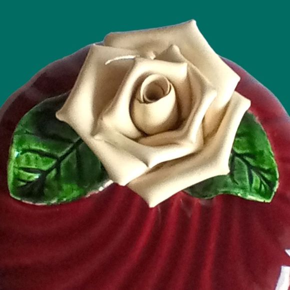 Vintage Valley Vista California Pottery Red with White Rose Trinket Box #101 - Picture 4 of 7